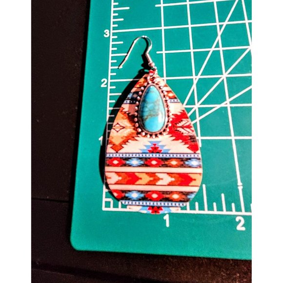 Women's Native American Earrings Painted Design on Wood Silver Tone Faux Turq Te - Picture 4 of 4